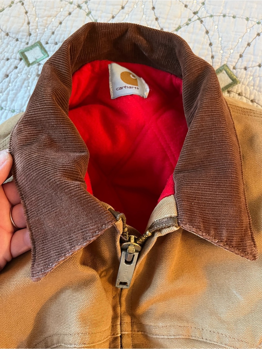 Carhartt Jacket Brown Canvas Red Quilted Lining Western Style Shoulder Yokes USA - Picture 16 of 16